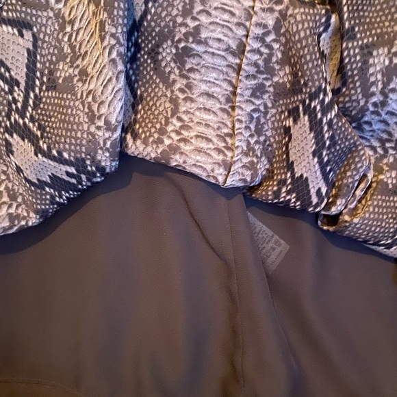 Vince camuto lightweight skirt - Picture 3 of 4